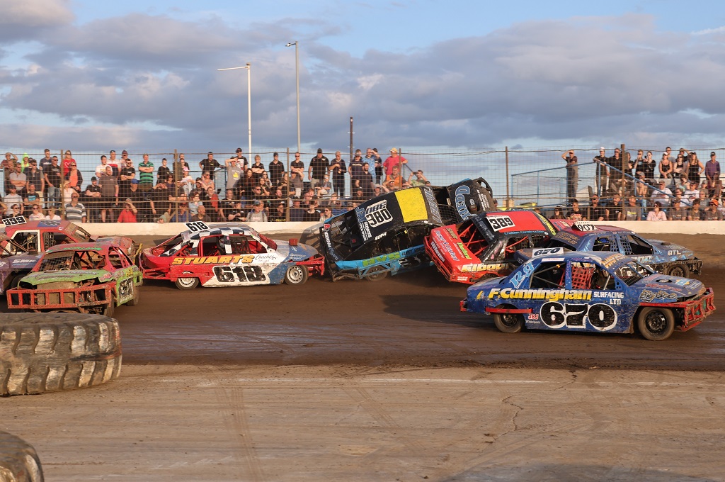 Trackstar Racing | News | Early list of drivers for 1500cc Banger Icebreaker 