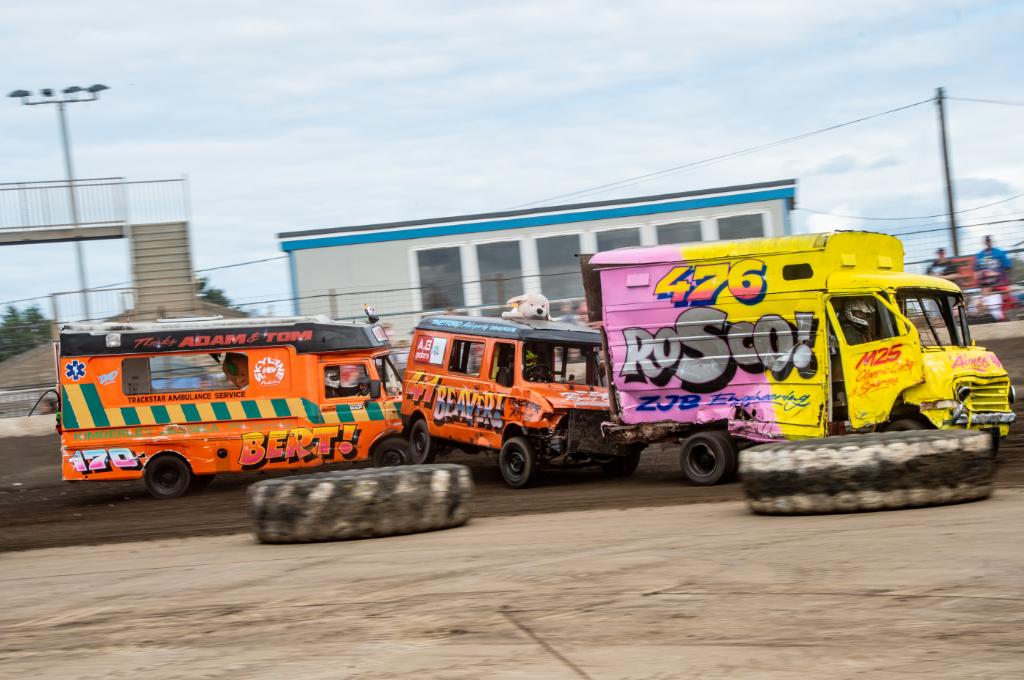 Trackstar Racing | News | The Life of Riley - Nutty Nige Unlimited Banger Testimonial weekend 