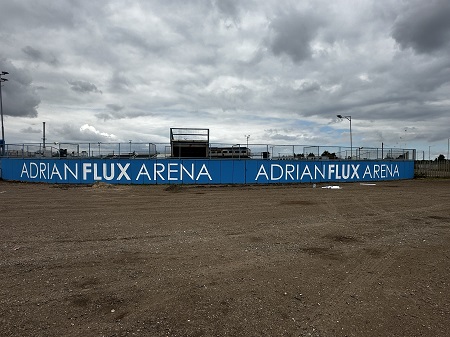 Adrian Flux commissions stunning mural